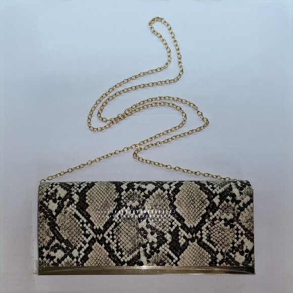 Faux Snakeskin Clutch Purse w/Chain Strap - Picture 2 of 7